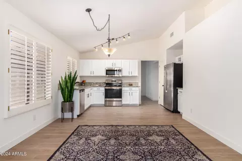 2126 E Robin Ln, Phoenix, AZ 85024 photo 11