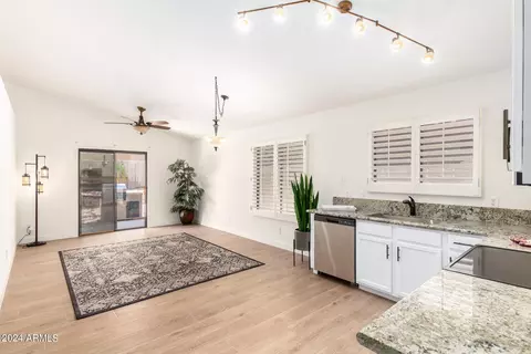 2126 E Robin Ln, Phoenix, AZ 85024 photo 9