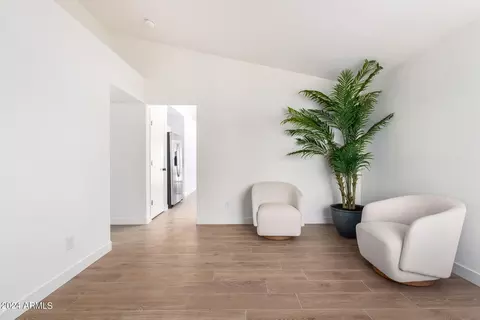 2126 E Robin Ln, Phoenix, AZ 85024 photo 8