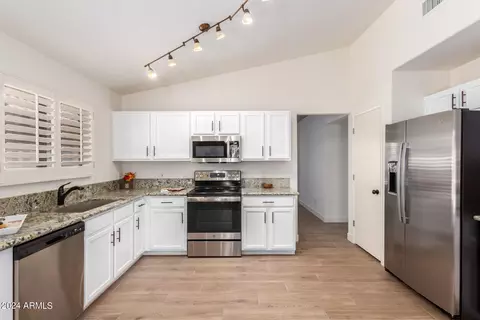 2126 E Robin Ln, Phoenix, AZ 85024 photo 14