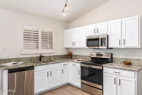 2126 E Robin Ln, Phoenix, AZ 85024 photo 16