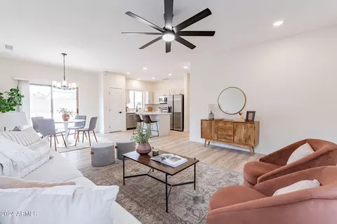 18730 N Summerbreeze Way, Surprise, AZ 85374