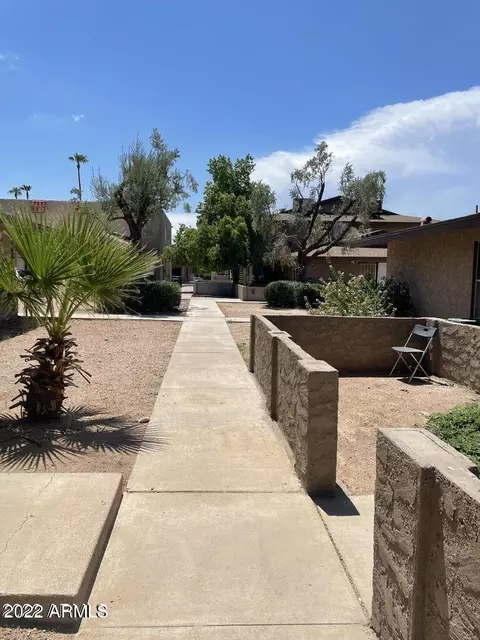 4751 E Belleview St, Phoenix, AZ 85008