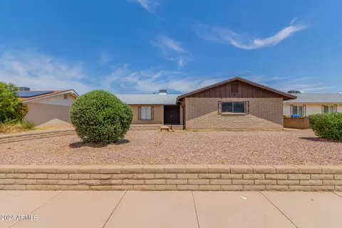 3242 W Shangri La Rd, Phoenix, AZ 85029