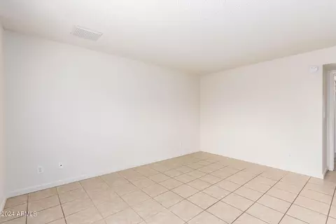 4812 N 77th Dr, Phoenix, AZ 85033 photo 16