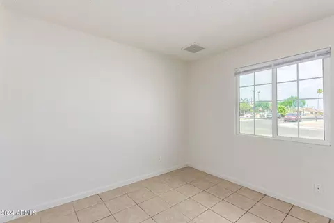 4812 N 77th Dr, Phoenix, AZ 85033 photo 19