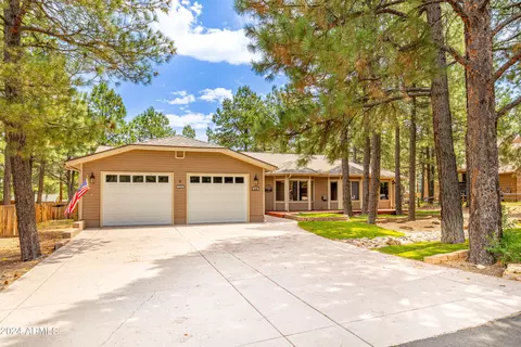 3114 N Tam Oshanter Dr, Flagstaff, AZ 86004