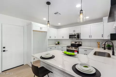 16048 N 30th Dr, Phoenix, AZ 85053 photo 13
