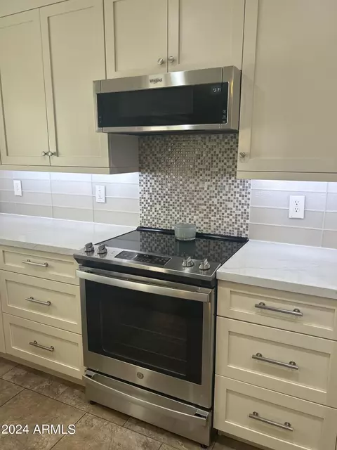 1124 E Rose Ln #11, Phoenix, AZ 85014 photo 9