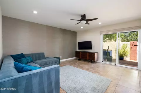 1124 E Rose Ln #11, Phoenix, AZ 85014 photo 5