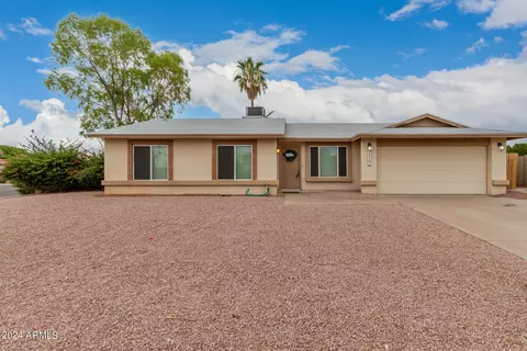 2216 W Los Arboles Pl, Chandler, AZ 85224