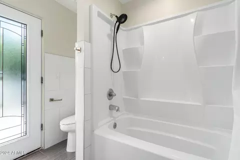 Bath - 1064 E Sandpiper Dr, Tempe, AZ 85283 photo 5 of 7