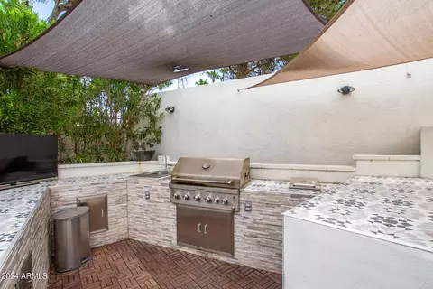 Kitchen - 1064 E Sandpiper Dr, Tempe, AZ 85283 photo 3 of 3