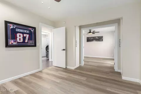 Entry Way - 1064 E Sandpiper Dr, Tempe, AZ 85283 photo 3 of 4