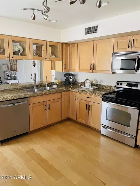 3216 E Orange Dr, Phoenix, AZ 85018 photo 7