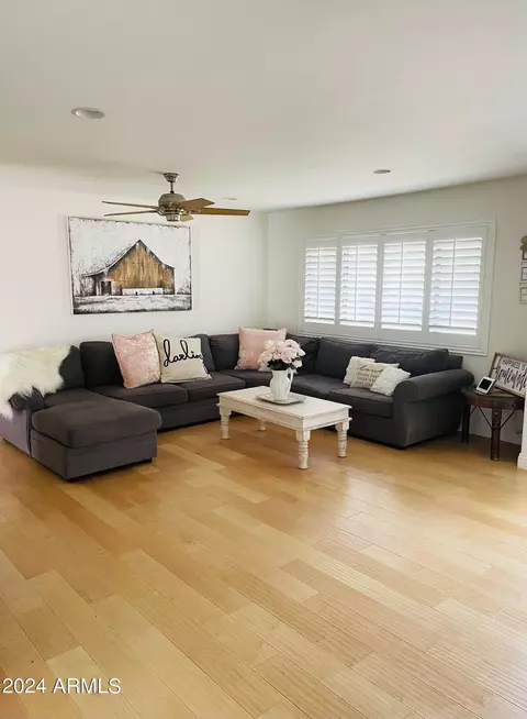 3216 E Orange Dr, Phoenix, AZ 85018 photo 3