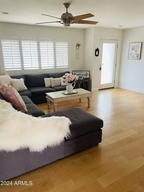 3216 E Orange Dr, Phoenix, AZ 85018