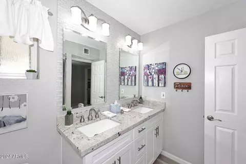 3631 E Taro Ln, Phoenix, AZ 85050 photo 21