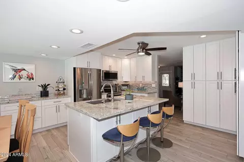 3631 E Taro Ln, Phoenix, AZ 85050 photo 9