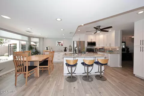 3631 E Taro Ln, Phoenix, AZ 85050 photo 8