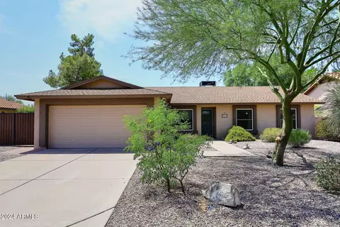 3631 E Taro Ln, Phoenix, AZ 85050