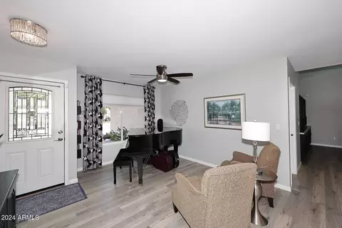 3631 E Taro Ln, Phoenix, AZ 85050 photo 6