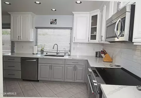 19407 N 36th Pl, Phoenix, AZ 85050 photo 6