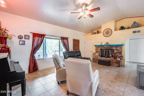 325 E Frontier St, Apache Junction, AZ 85119 photo 2