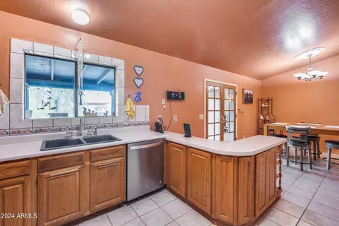325 E Frontier St, Apache Junction, AZ 85119 photo 3