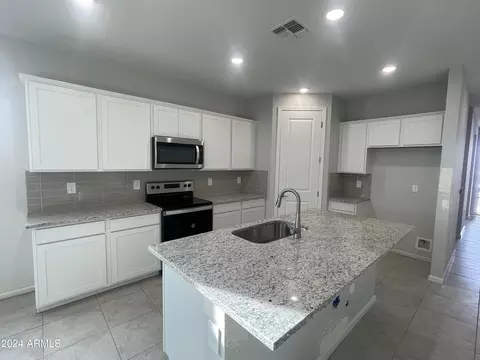 4575 S Siphon Draw Rd, Apache Junction, AZ 85119 photo 3
