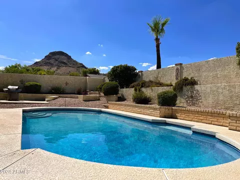 2002 E Vista Dr, Phoenix, AZ 85022