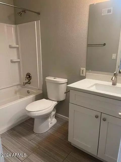 810 E Colter St #21, Phoenix, AZ 85014 photo 2