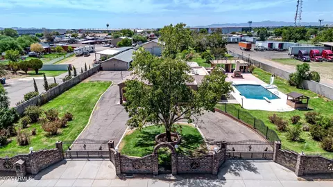 102 N 67th Ave, Phoenix, AZ 85043