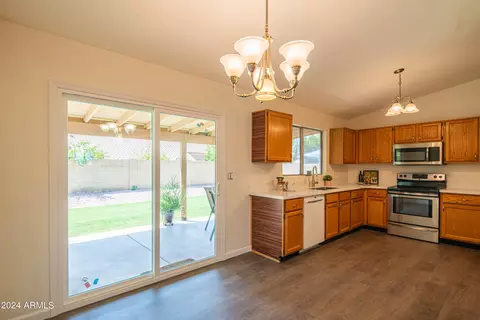 4119 E Wescott Dr, Phoenix, AZ 85050 photo 3