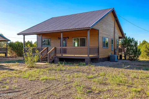2232 Meadow Ln, Overgaard, AZ 85933