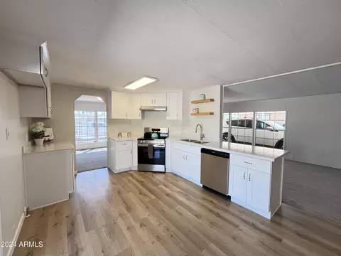 6704 W Mckinley St #26, Phoenix, AZ 85043
