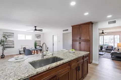121 E Alameda Dr, Tempe, AZ 85282 photo 11