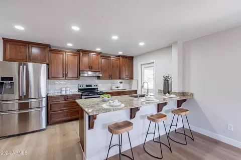 121 E Alameda Dr, Tempe, AZ 85282 photo 2