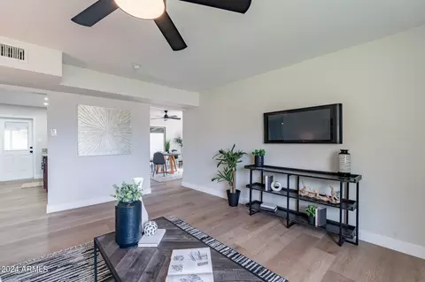121 E Alameda Dr, Tempe, AZ 85282 photo 5