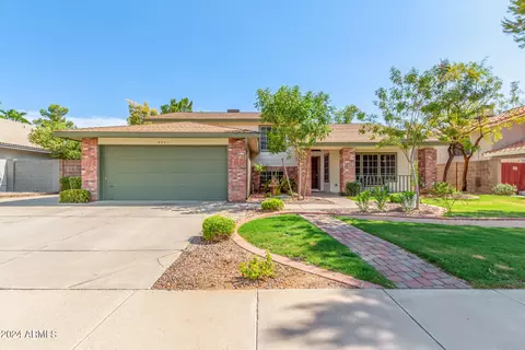 4541 E Betty Elyse Ln, Phoenix, AZ 85032 photo 3