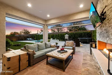 3038 E Daley Ln, Phoenix, AZ 85050 photo 3