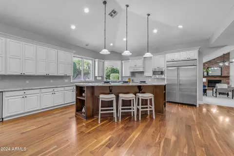 Kitchen - 2118 Enrose Cir, Mesa, AZ 85213 photo 7 of 10