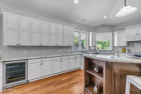 Kitchen - 2118 Enrose Cir, Mesa, AZ 85213 photo 9 of 10