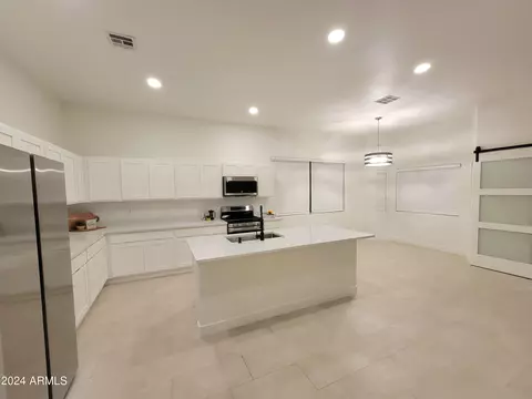 Kitchen - 9803 E Butte St, Mesa, AZ 85207 photo 5 of 11