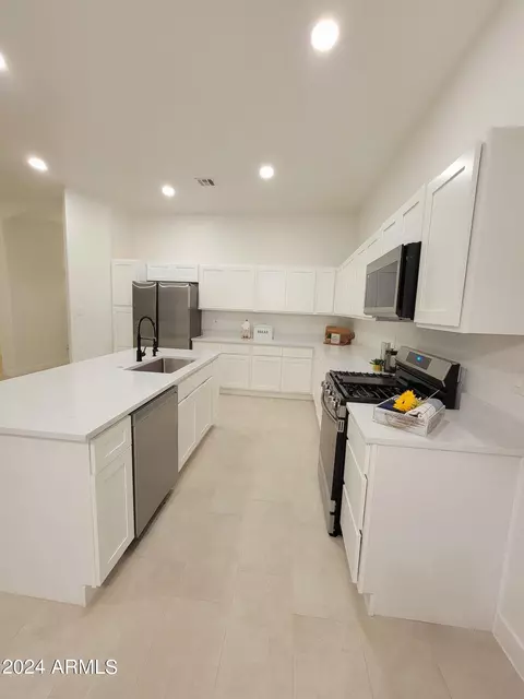 Kitchen - 9803 E Butte St, Mesa, AZ 85207 photo 11 of 11