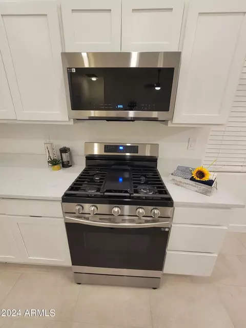 Kitchen - 9803 E Butte St, Mesa, AZ 85207 photo 7 of 11