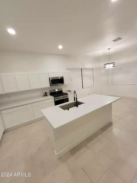 Kitchen - 9803 E Butte St, Mesa, AZ 85207 photo 9 of 11