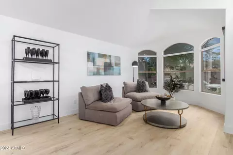 4366 E Abraham Ln, Phoenix, AZ 85050 photo 6