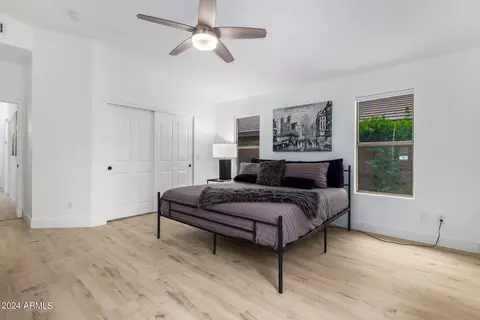 4366 E Abraham Ln, Phoenix, AZ 85050 photo 22