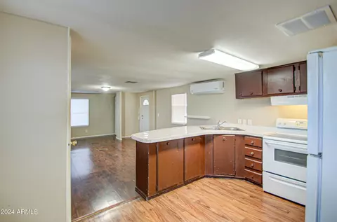 7200 N 43rd Ave #69, Glendale, AZ 85301